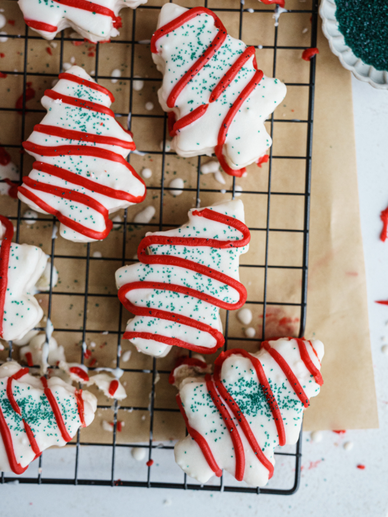 Easy Copycat Little Debbie Christmas Tree Cake Recipe